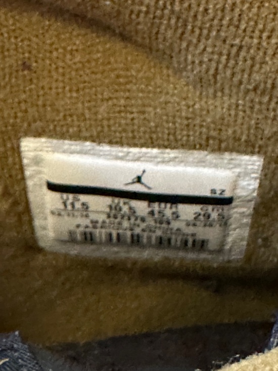 Athletic_Shoes